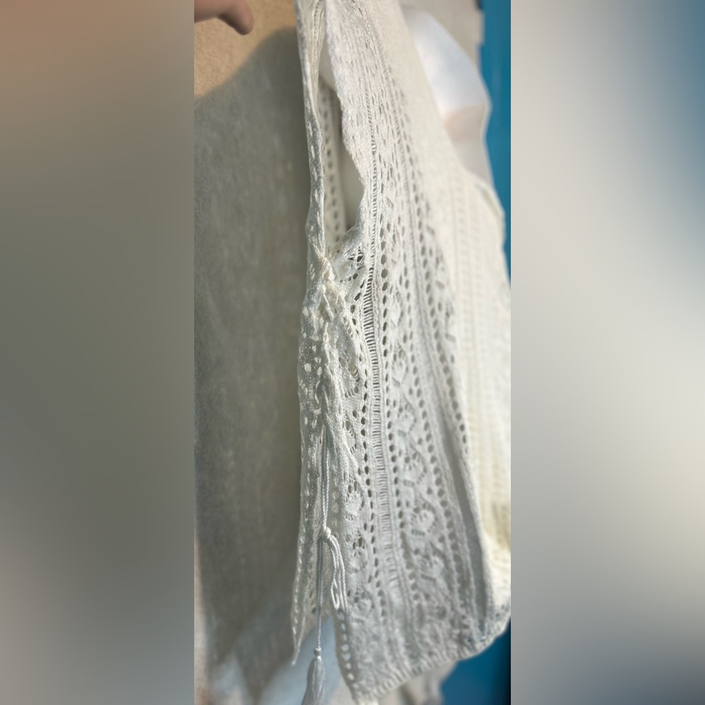 Crochet knit poncho - Picture 3 of 4